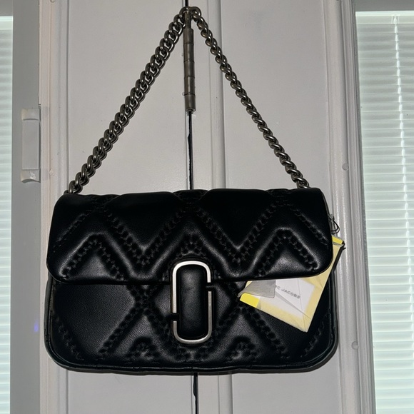 MARC JACOBS | THE
QUILTED LEATHER J MARC SHOULDER BAG - Picture 11 of 11